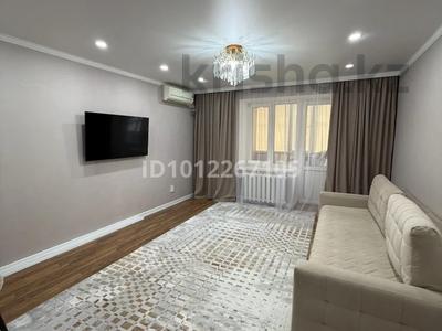 3-бөлмелі пәтер · 71.7 м² · 1/5 қабат, Қонаев ш/а. 63, бағасы: 33 млн ₸ в Уральске, мкр Кунаева