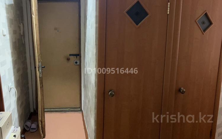 3-комнатная квартира · 48 м² · 4/5 этаж, Майкудук, 17й микрорайон 50 за 12 млн ₸ в Караганде, Алихана Бокейханова р-н — фото 2