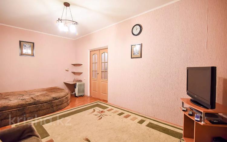 1-бөлмелі пәтер, 50 м² тәулігіне, Алии Молдагуловой 3, бағасы: 5 000 〒 в Уральске — фото 2