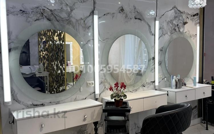 Салоны красоты · 120 м² за 50 000 ₸ в Актобе, мкр. Алтын орда — фото 5