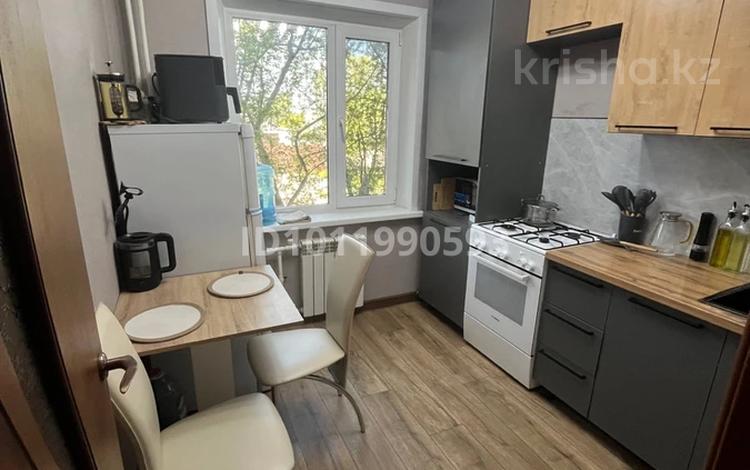 2-бөлмелі пәтер · 45 м² · 2/5 қабат, Микрорайон 1, бағасы: 10 млн ₸ в  — фото 2