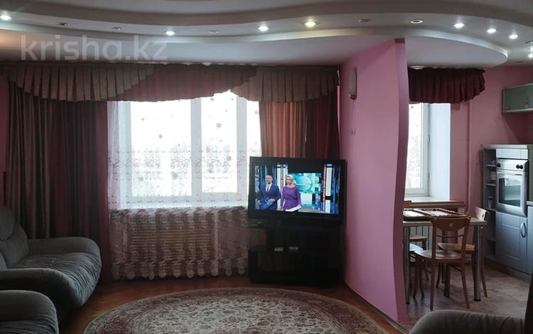 3-комнатная квартира, 80 м², 3/5 этаж, Кабанбай батыра 93 за ~ 35 млн 〒 в Усть-Каменогорске — фото 2