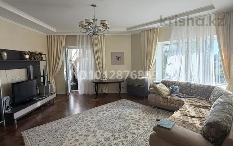 2-комнатная квартира · 70 м² · 2/5 этаж, Талды — Токпанова-ШарльДеГолля за 300 000 ₸ в Астане, Алматы р-н — фото 2