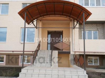 Еркін, кеңселер, дүкендер мен бутиктер, медорталықтар мен дәріханалар, білім орталықтары, ойын-сауық · 56.6 м², бағасы: 33 млн ₸ в Актобе, мкр. Алтын орда