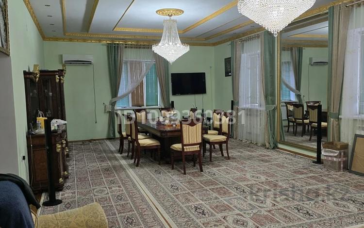 Отдельный дом · 7 комнат · 268 м² · 10 сот., пгт Балыкши, Жанша Досмухабетов 36а за 375 000 〒 в Атырау — фото 2