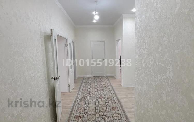 3-бөлмелі пәтер · 127 м² · 3/5 қабат, Алтын орда ш/а. Ораза Татеулы 19б, бағасы: 45 млн ₸ в Актобе, мкр. Алтын орда — фото 2