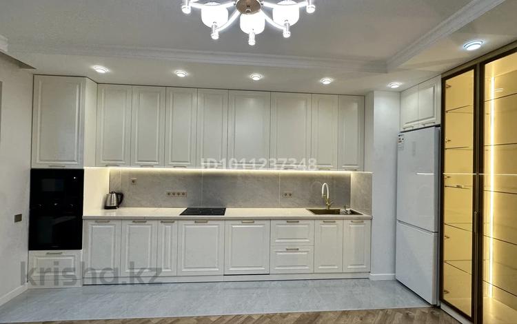 3-бөлмелі пәтер · 80 м² · 6/12 қабат, Бауыржана Момышулы 11/1, бағасы: 75 млн ₸ в Алматы, Алатауский р-н — фото 2