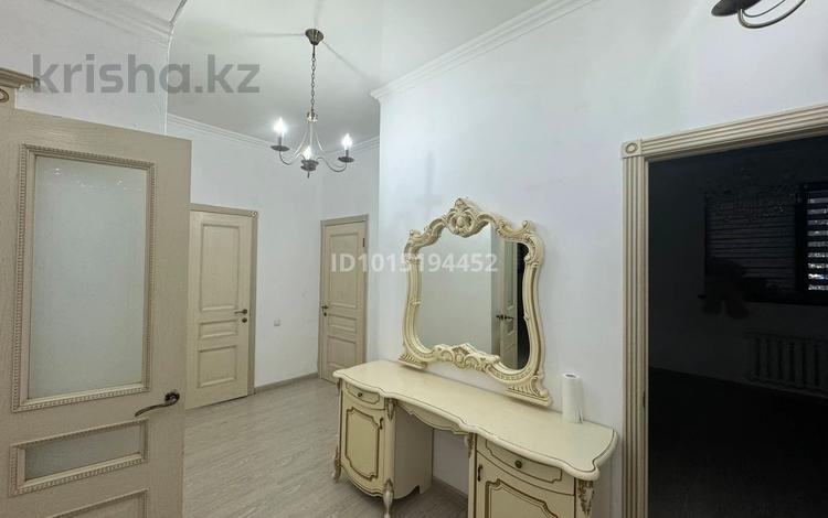 3-комнатная квартира · 95 м² · 1/5 этаж, мкр Нурсат — Ориентир 80школа за 250 000 ₸ в Шымкенте, Каратауский р-н — фото 2
