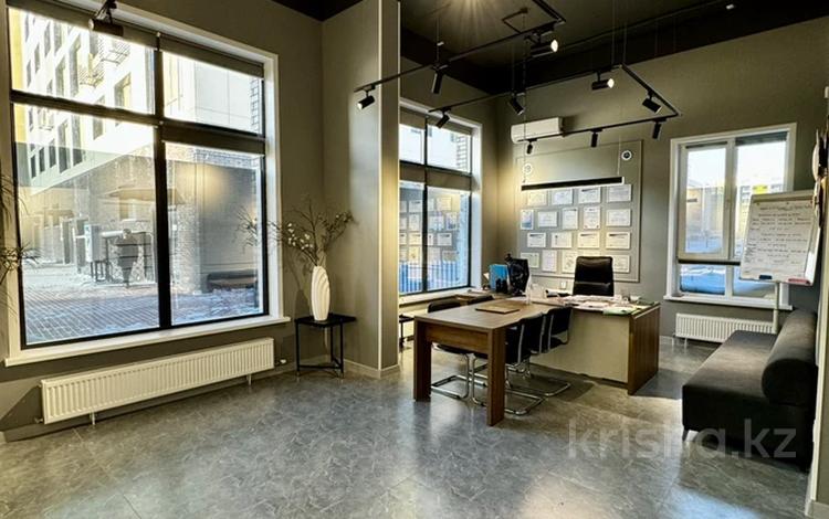Свободное назначение, офисы, магазины и бутики, салоны красоты · 143 м² за 125 млн 〒 в Астане, Есильский р-н — фото 2