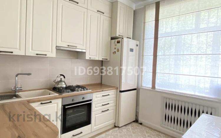 3-комнатная квартира · 100 м² · 2/4 этаж, Казыбек би 135 — Казыбек би - Желтоксан за 39 млн 〒 в Таразе — фото 2