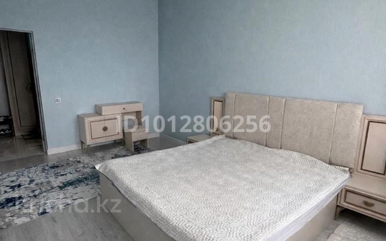 2-комнатная квартира · 76 м² · 7/9 этаж, мкр Нурсая, Абулхайыр хана 74-5 блок 3 за 360 000 ₸ в Атырау — фото 5