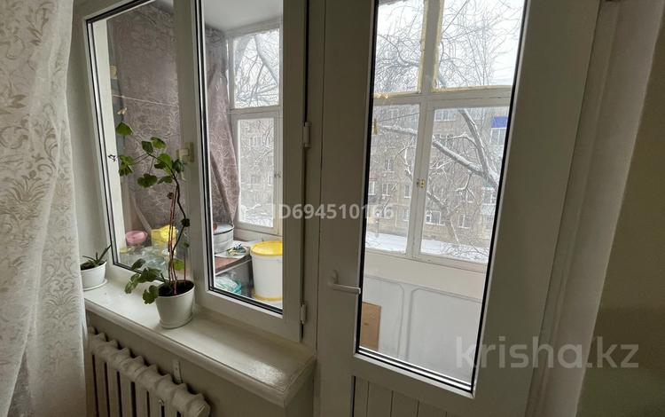 3-комнатная квартира · 64 м² · 3/5 этаж, Кердери 174 — Маметова за 23.5 млн ₸ в Уральске, мкр Школьник — фото 2