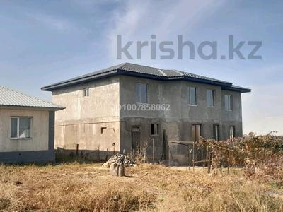 Отдельный дом · 10 комнат · 300 м² · 10.5 сот., Майлина 113 за 95 млн 〒 в Жанатурмысе