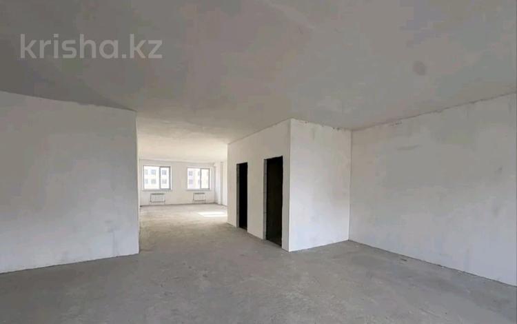 4-комнатная квартира · 131.7 м² · 7/10 этаж, Абая 26, 26/1, 26/2, 26/3 за 33.5 млн ₸ в Атырау — фото 2