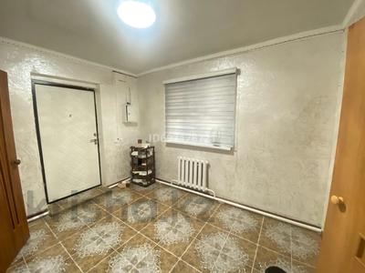 Жер үй мен саяжайлар в Атырауской обл.: Жеке үй • 3 бөлмелер • 120 м² • 9 сот., мкр Жулдыз-2, КарашаКалиева 43, бағасы: 20 млн 〒 Жеке үй • 3 бөлмелер • 120 м² • 9 сот., мкр Жулдыз-2, КарашаКалиева 43, бағасы: 20 млн 〒 в Атырау, мкр Жулдыз-2