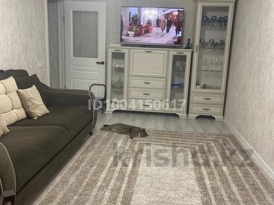 3-бөлмелі пәтер · 60 м² · 3/5 қабат, 11-й микрорайон, Уалиханова 202, бағасы: 26.5 млн ₸ в Шымкенте, Енбекшинский р-н