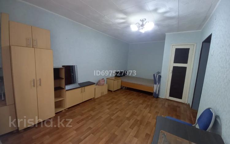 1-комнатная квартира, 32 м², 3/4 этаж помесячно, Жендарбекова 191б — Жандосова-Жарокова