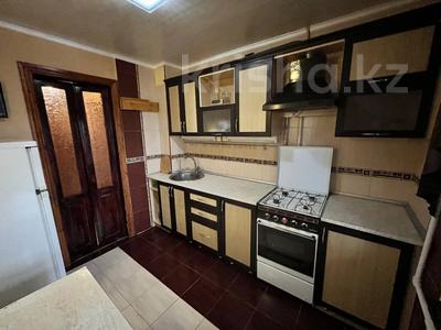 2-бөлмелі пәтер, 55 м², 4/10 қабат, мкр 11, бағасы: 16.5 млн 〒 в Актобе, мкр 11