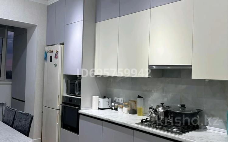 3-бөлмелі пәтер · 110 м² · 4/5 қабат, мкр. Алтын орда, Мкр.Батыс-2 участок 351, бағасы: 46 млн ₸ в Актобе — фото 2