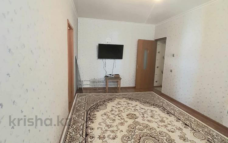 2-комнатная квартира, 56 м², 3/5 этаж, 12-й мкр 27