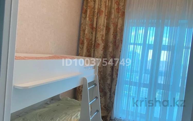 3-комнатная квартира · 102 м², Желтоксан 2/1 за 450 000 〒 в Астане, Сарыарка р-н — фото 2