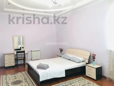 2-комнатная квартира, 97 м² посуточно, Прокофьева 148 за 18 000 〒 в Алматы, Алмалинский р-н