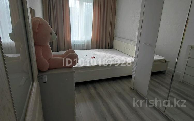 2-бөлмелі пәтер · 43 м² · 3/5 қабат, Казахстанская — Возле школы Абая, бағасы: 15 000 〒 в Талдыкоргане, Каратал — фото 2