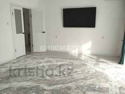 4-бөлмелі пәтер · 128 м² · 5/9 қабат, мкр Жулдыз, Самал 114 — Жайык Арена, бағасы: 42 млн ₸ в Уральске