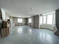 2-бөлмелі пәтер · 99 м² · 8/9 қабат, Сатпаева 74, бағасы: 34 млн ₸ в Усть-Каменогорске