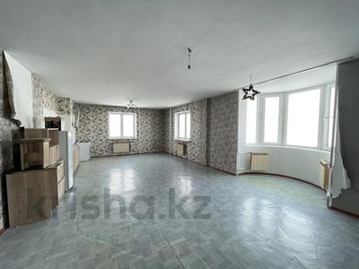 2-бөлмелі пәтер · 99 м² · 8/9 қабат, Сатпаева 74, бағасы: 34 млн ₸ в Усть-Каменогорске