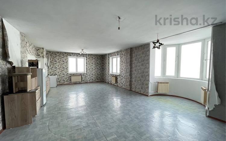 2-бөлмелі пәтер · 99 м² · 8/9 қабат, Сатпаева 74, бағасы: 34 млн ₸ в Усть-Каменогорске — фото 3