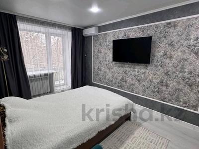 2-комнатная квартира · 45 м² · 3/5 этаж, мкр Михайловка , Касыма Аманжолова 17 — Кардиология, Макажанова, Онкология, Сейфуллина за 10 000 ₸ в Караганде, Казыбек би р-н