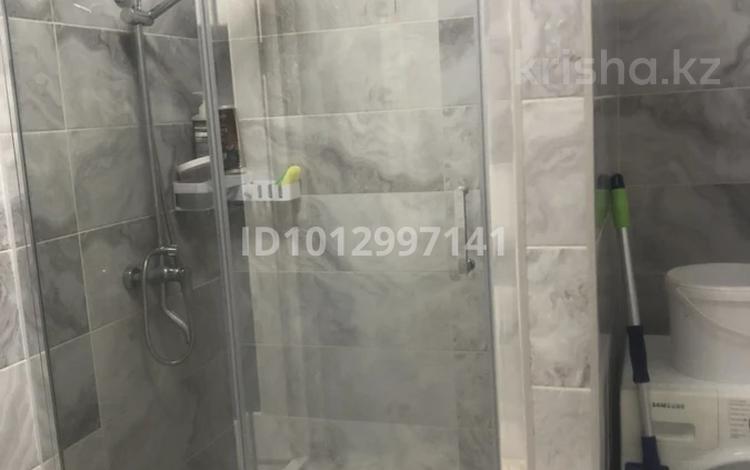 2-бөлмелі пәтер · 90 м² · 5/10 қабат, Сары Арқа ш/а , Кулманова 35, бағасы: 55 млн ₸ в Атырау, мкр Сары Арка — фото 2