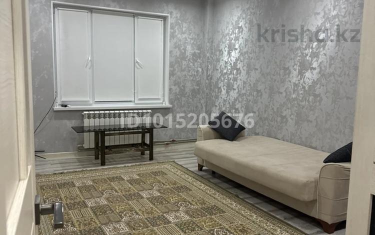 2 бөлме · 60 м² · 2/5 қабат, Еримбетова — Рыскулова, бағасы: 35 000 ₸ в Шымкенте, Аль-Фарабийский р-н — фото 2