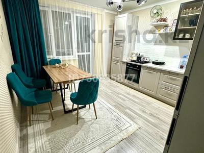 3-бөлмелі пәтер · 100 м² · 8/10 қабат, Курмангазы 196 — Молдагулова, бағасы: 41 млн ₸ в Уральске