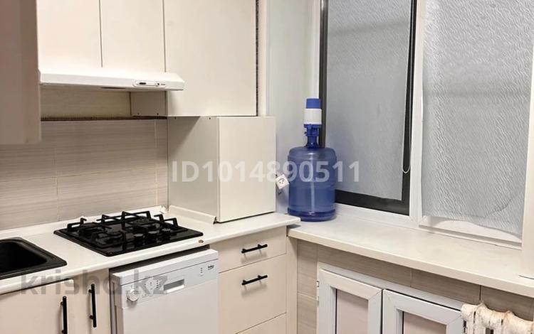 2-бөлмелі пәтер · 44 м² · 1/5 қабат, Жаңа қала ш/а. 74, бағасы: 300 000 ₸ в Караганде, Казыбек би р-н — фото 2