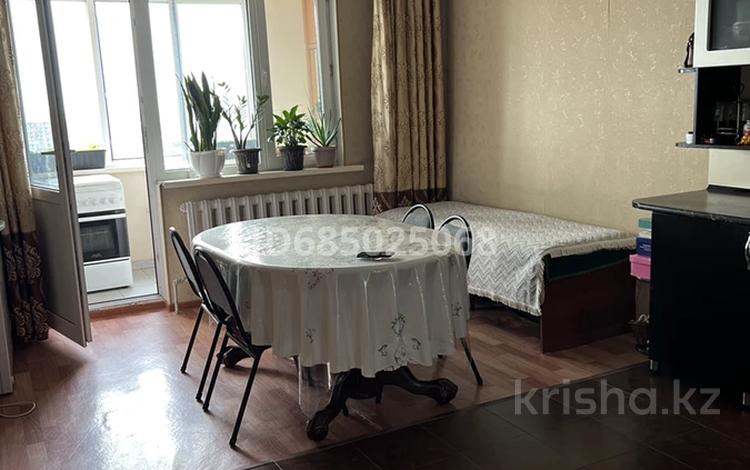 2-бөлмелі пәтер · 74.1 м² · 12/16 қабат, мкр Шугыла, Жуалы, бағасы: 30 млн ₸ в Алматы, Наурызбайский р-н — фото 2