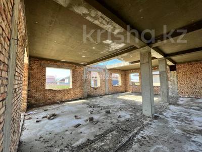 Продажа домов и дачи в Алматинской обл.: Отдельный дом · 4 комнаты · 350 м² · 7 сот., Рыскулбекова — Стоимость ниже рынка за 26.8 млн 〒 Отдельный дом · 4 комнаты · 350 м² · 7 сот., Рыскулбекова — Стоимость ниже рынка за 26.8 млн 〒 в Туздыбастау (Калинино)