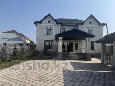 Отдельный дом · 10 комнат · 620 м² · 12 сот., Аскарова, курманбекова — Аскарова-1 й переулок Каспака Курманбекова за 300 млн ₸ в Таразе