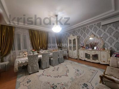 Жеке үй · 10 бөлме · 200 м² · 10 жүзд., Абулхаир хана 55 — Дворец студентов, бағасы: 58 млн ₸ в 