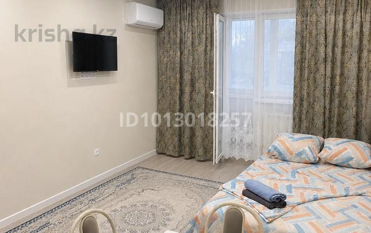 1-комнатная квартира · 40 м² · 5/12 этаж, мкр Акбулак, Дарабоз 87 за 13 000 ₸ в Алматы, Алатауский р-н — фото 2