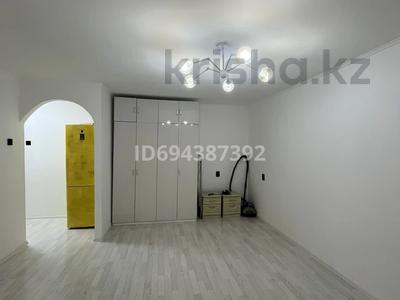 1-комнатная квартира · 35.1 м² · 2/4 этаж, мкр Коктем-3, Жарокова 164 — Жарокова Жандосова за 230 000 ₸ в Алматы, Бостандыкский р-н