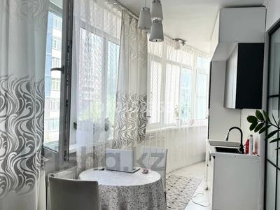 2-комнатная квартира · 56 м² · 3/10 этаж, мкр Каргалы, Кенесары хана за 400 000 ₸ в Алматы, Наурызбайский р-н