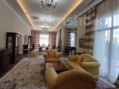 Отдельный дом • 8 комнат • 820 м² • 14 сот., Жамакаева 256а — Аль фараби за 1.2 млрд 〒 в Алматы
