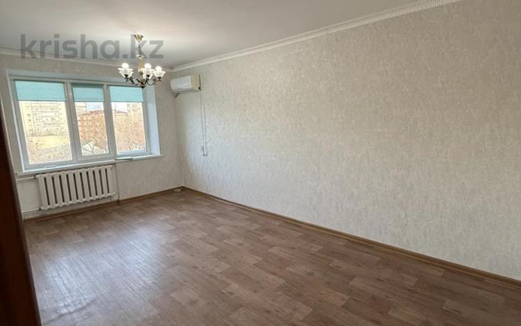 2-комнатная квартира · 58 м² · 5/5 этаж, мкр Кунаева 19 за 18.5 млн ₸ в Уральске — фото 2