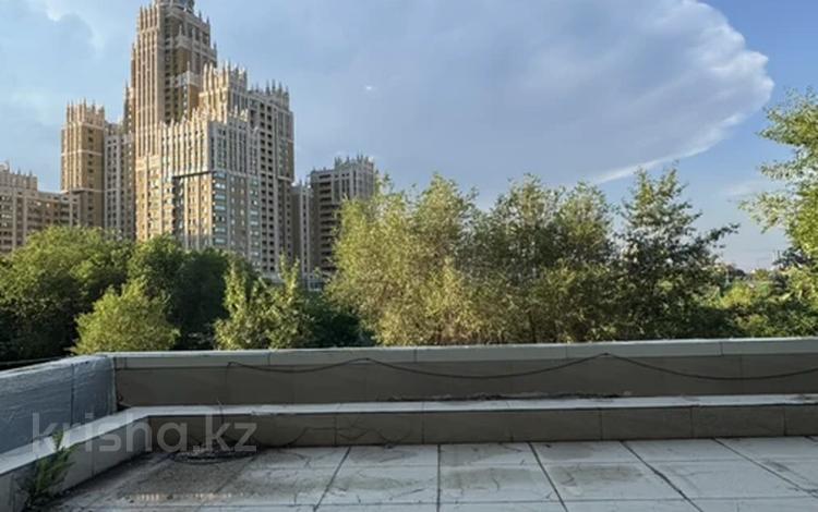 4-комнатная квартира · 150 м² · 2/6 этаж, Кабанбай батыра 13/4 за 800 000 ₸ в Астане — фото 2