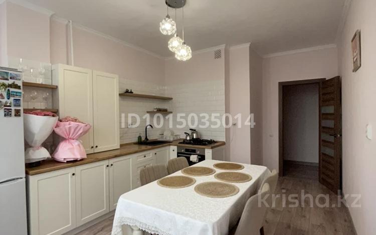 2-комнатная квартира · 63 м² · 8/9 этаж, мкр Мамыр-3 за 47.5 млн ₸ в Алматы, Ауэзовский р-н — фото 2