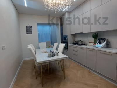 4-бөлмелі пәтер · 131 м² · 3/5 қабат, Алтын орда ш/а., бағасы: 64 млн ₸ в Актобе, мкр. Алтын орда