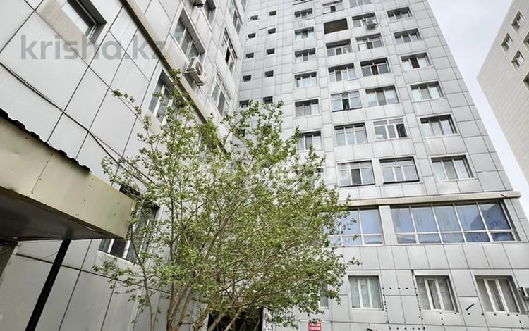 1-комнатная квартира, 48 м², 5/10 этаж, сатпаева за 17.3 млн 〒 в Астане, Алматы р-н — фото 2
