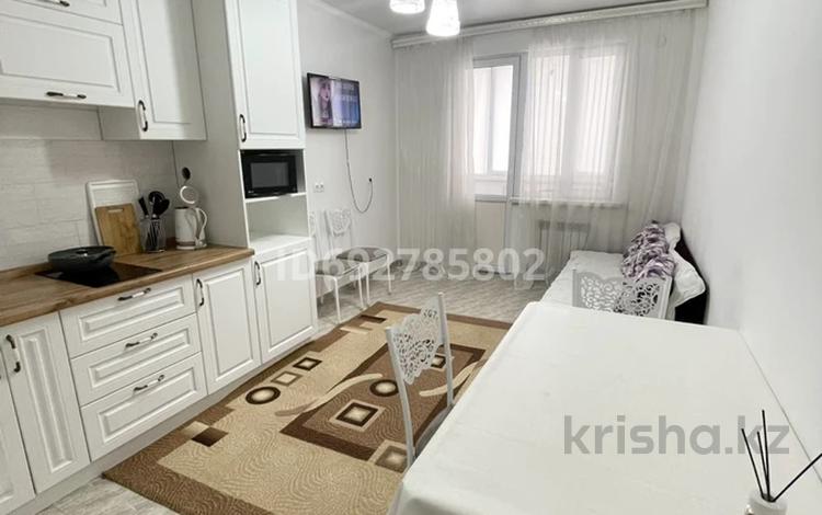 1-комнатная квартира, 46 м², 6/12 этаж помесячно, Кошкарбаева 1140